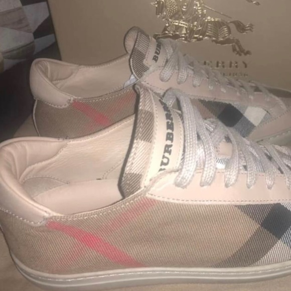Burberry Check Sneakers - Picture 2 of 4